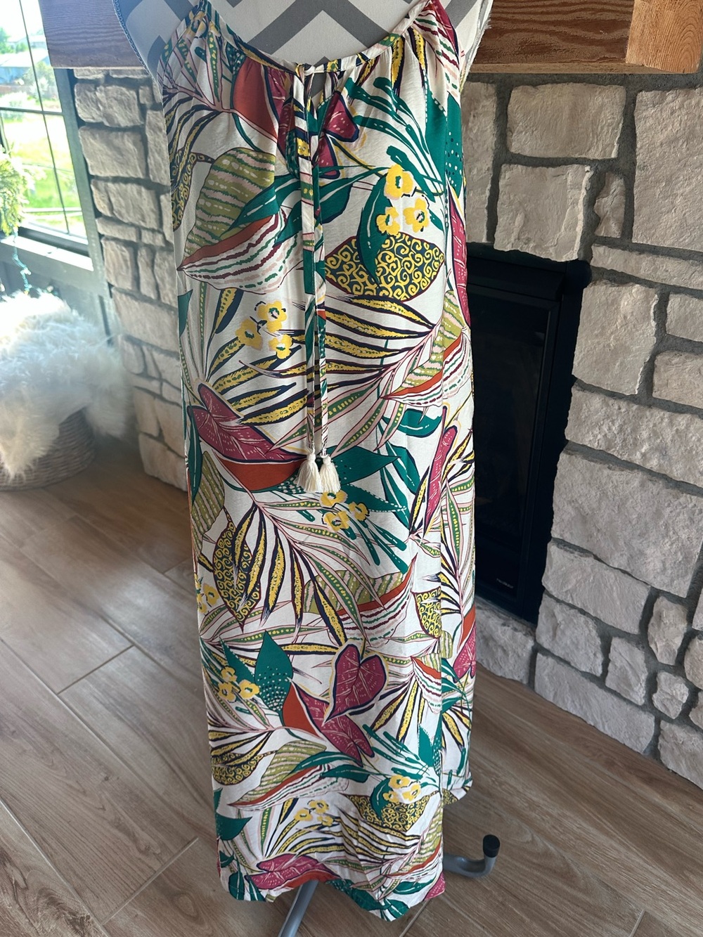 J Valdi Floral Tropical Floral Festive Maxi Dress Front Ties  Size M - Picture 3 of 6
